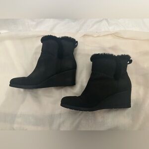 UGG wedge size 9.5